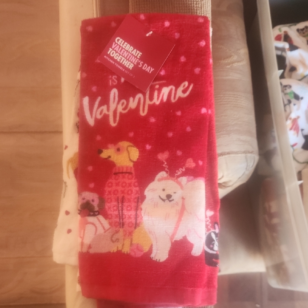Kohl's Red and White Kitchen Linens Set
